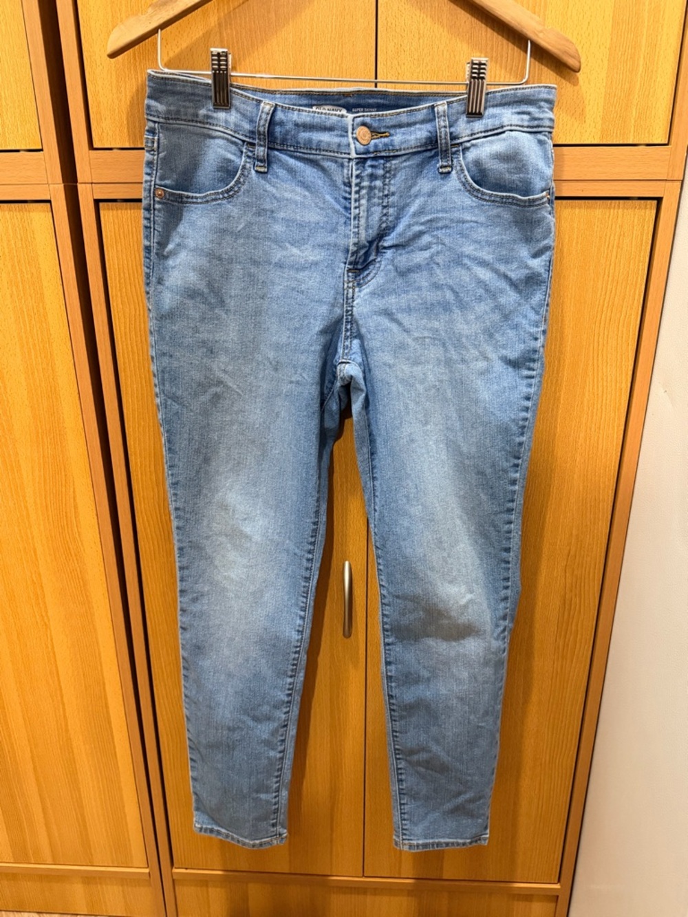 Old Navy Women's Skinny Jeans in Light Blue Wash